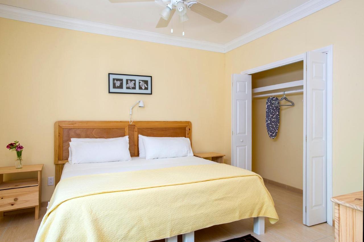 Sir Charles Guest House Palmetto Point Exterior photo