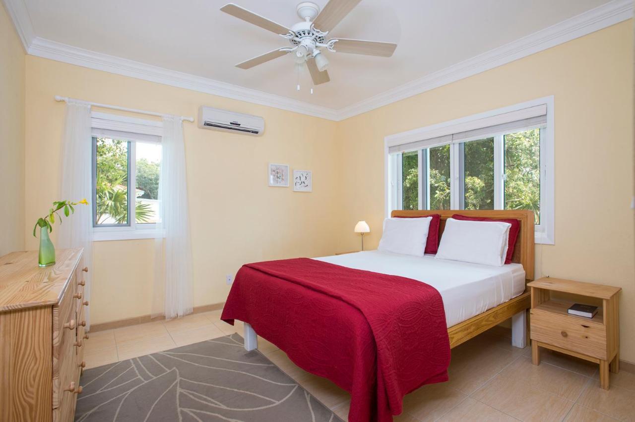 Sir Charles Guest House Palmetto Point Exterior photo